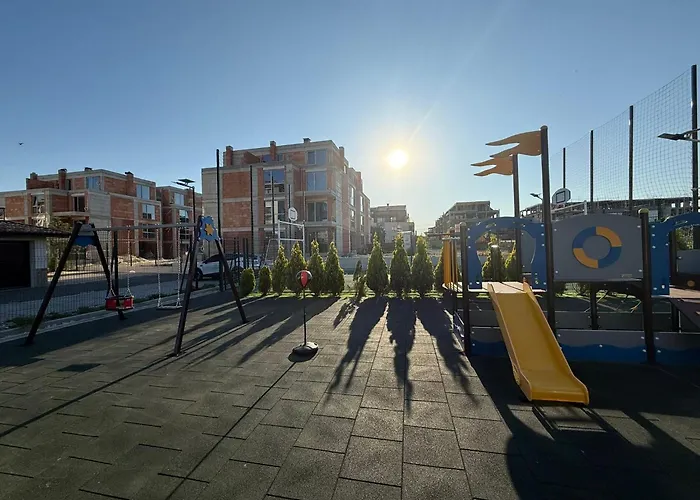 сарафово Family